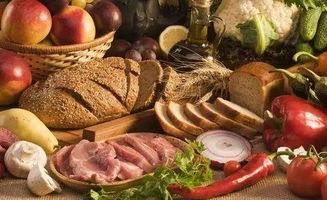 完善食品安全风险治理与餐饮管理的关键路径